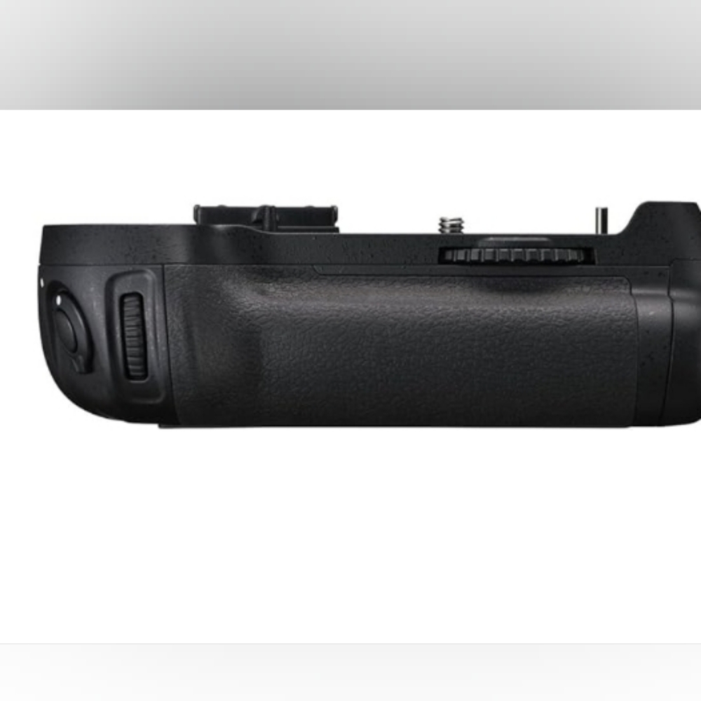 Nikon MB-D12 Multi Battery Power Pack